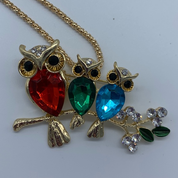 Jewelry - New three owls sitting on branch pendant necklace